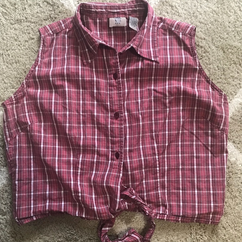 Sleeveless cropped shirt